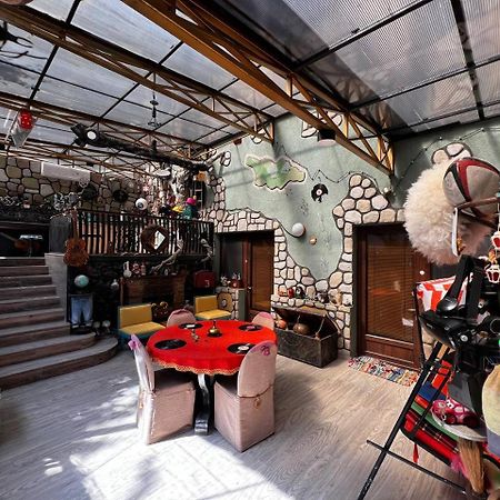 Qilimcha'S Guesthouse-Art Museum テラヴィ エクステリア 写真