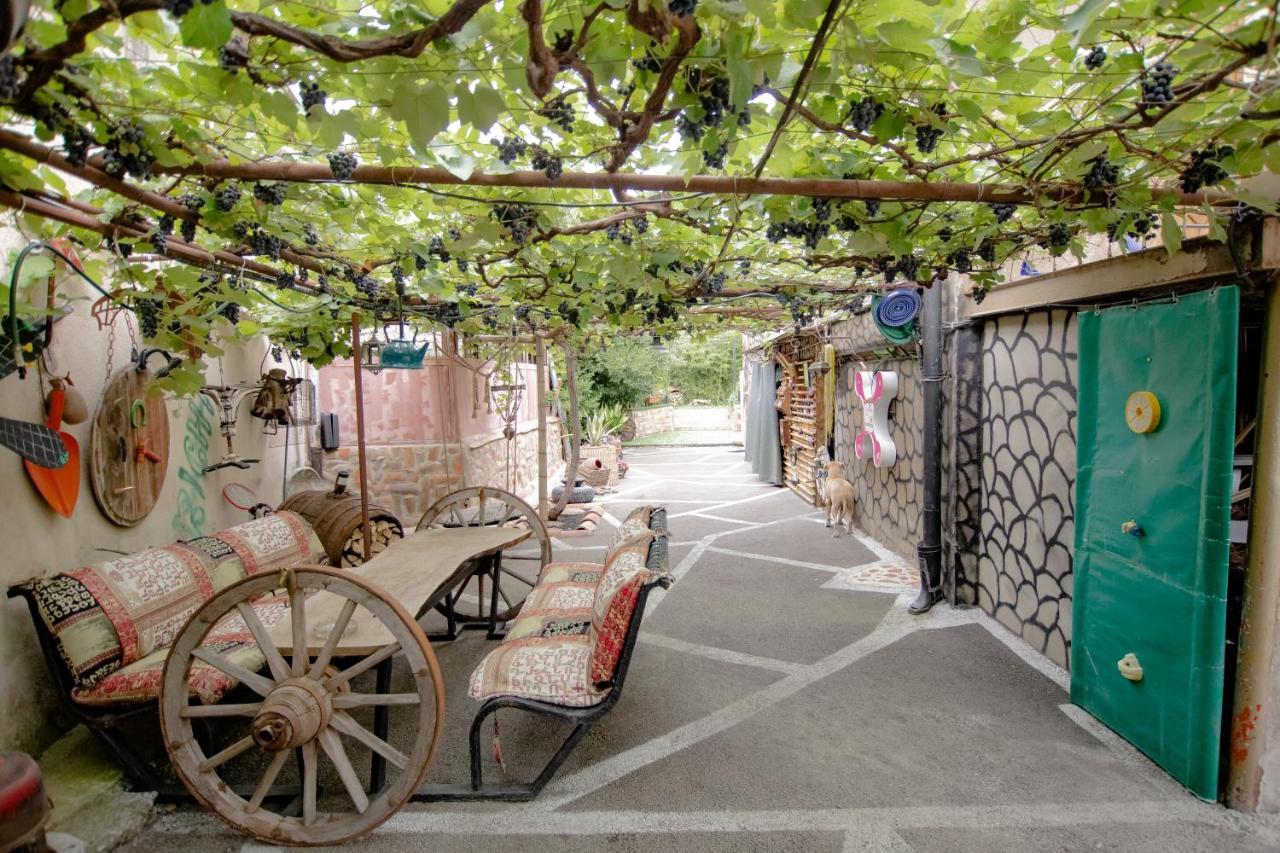 Qilimcha'S Guesthouse-Art Museum テラヴィ エクステリア 写真