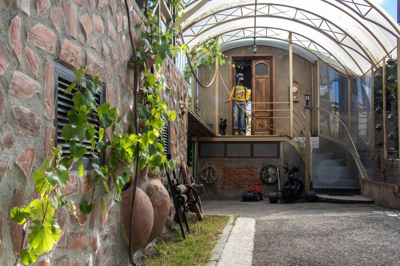 Qilimcha'S Guesthouse-Art Museum テラヴィ エクステリア 写真