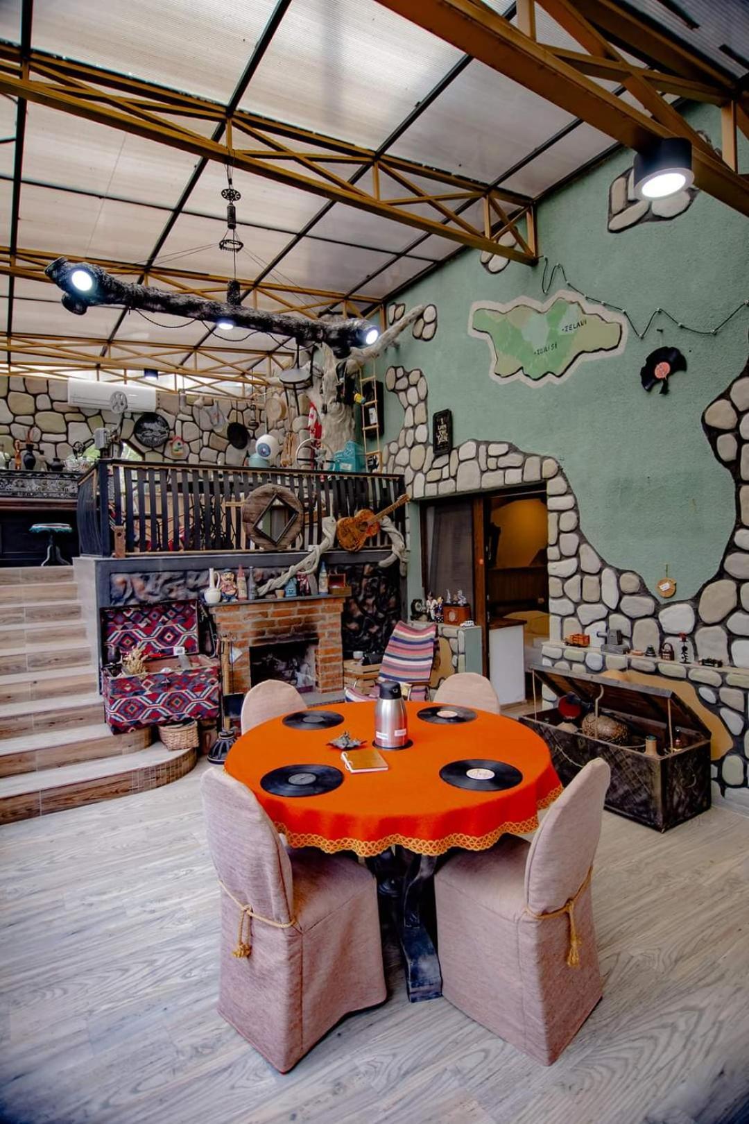 Qilimcha'S Guesthouse-Art Museum テラヴィ エクステリア 写真