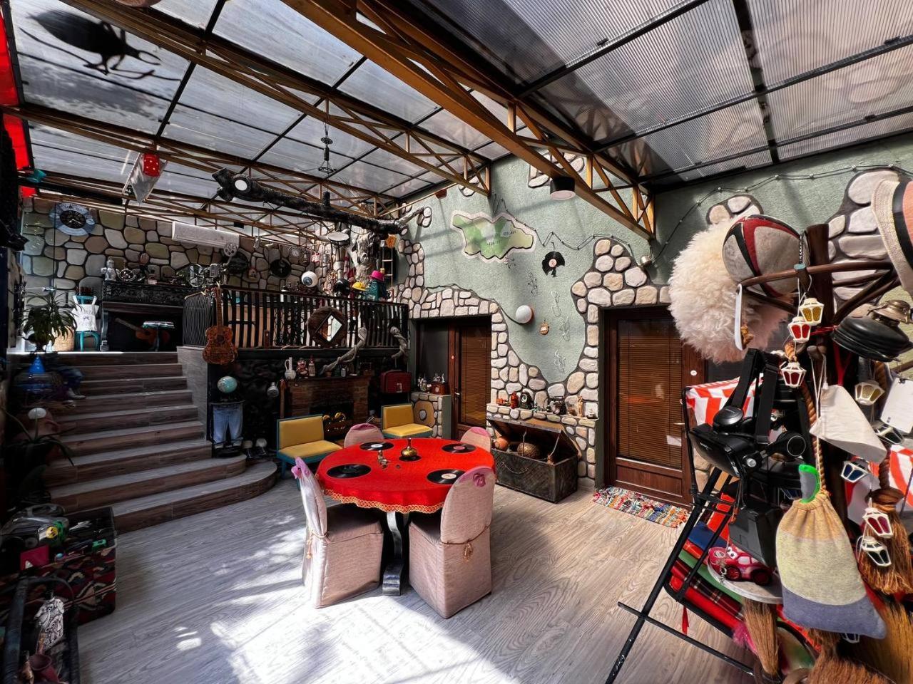 Qilimcha'S Guesthouse-Art Museum テラヴィ エクステリア 写真