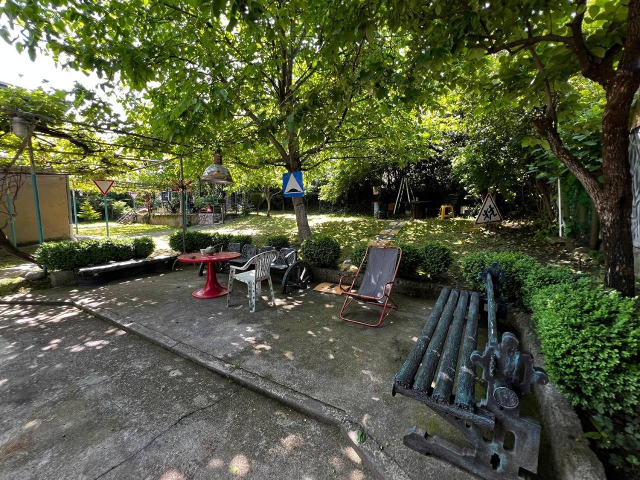Qilimcha'S Guesthouse-Art Museum テラヴィ エクステリア 写真